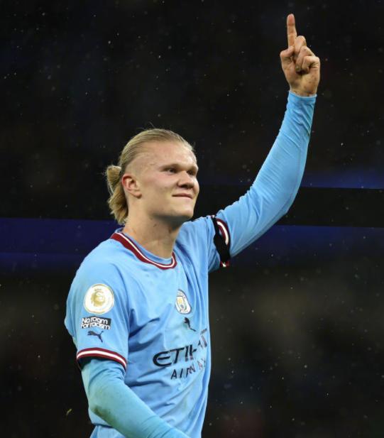 包含刷新纪录首场状态出色，阿森纳观众沸腾！，哈兰德重返赛场全场沸腾不已的词条