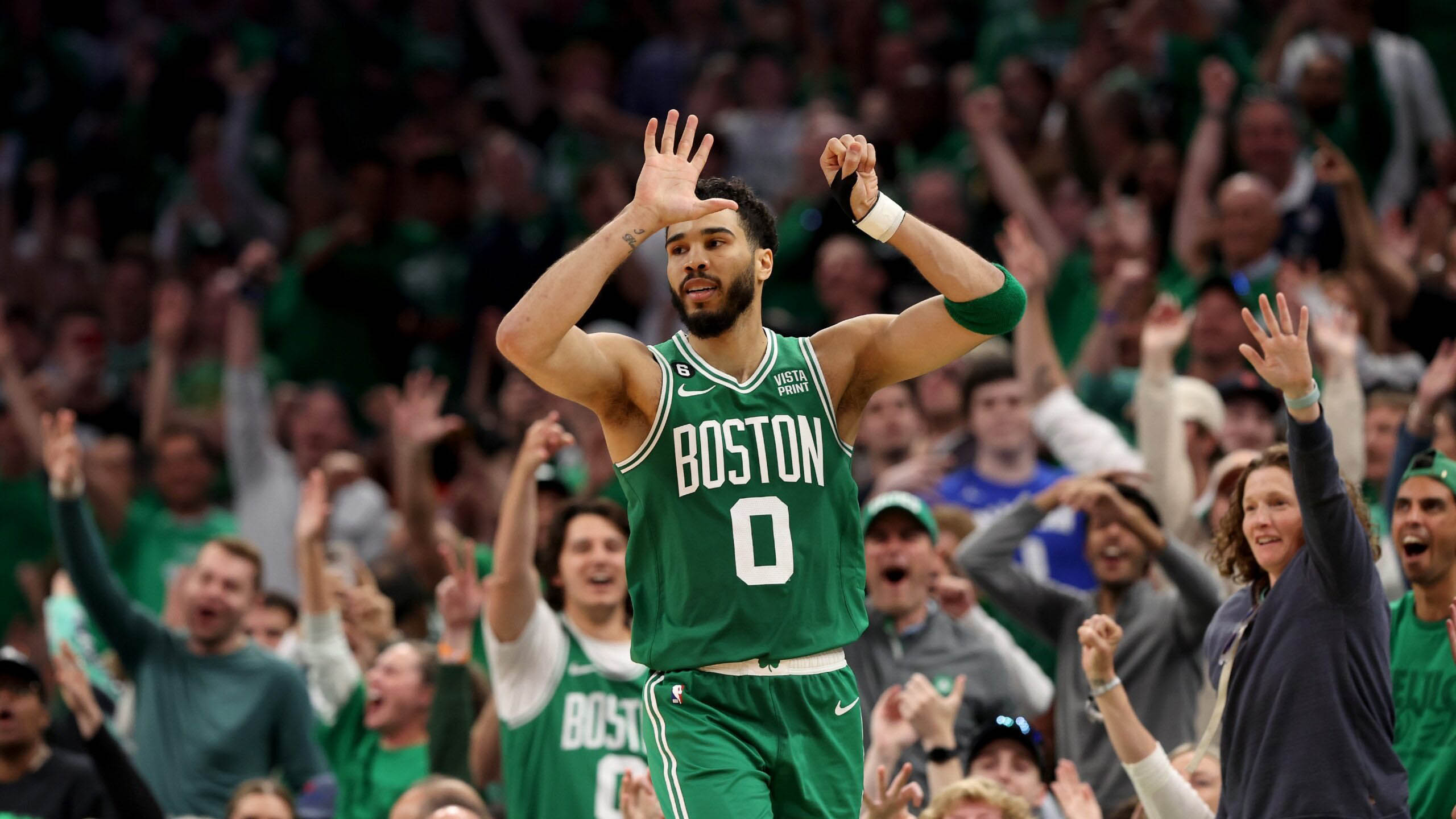 关于科维托娃与80激战中国队分钟，大比分获胜胜负难料！，塔图姆焦点对战引发球迷热议的信息